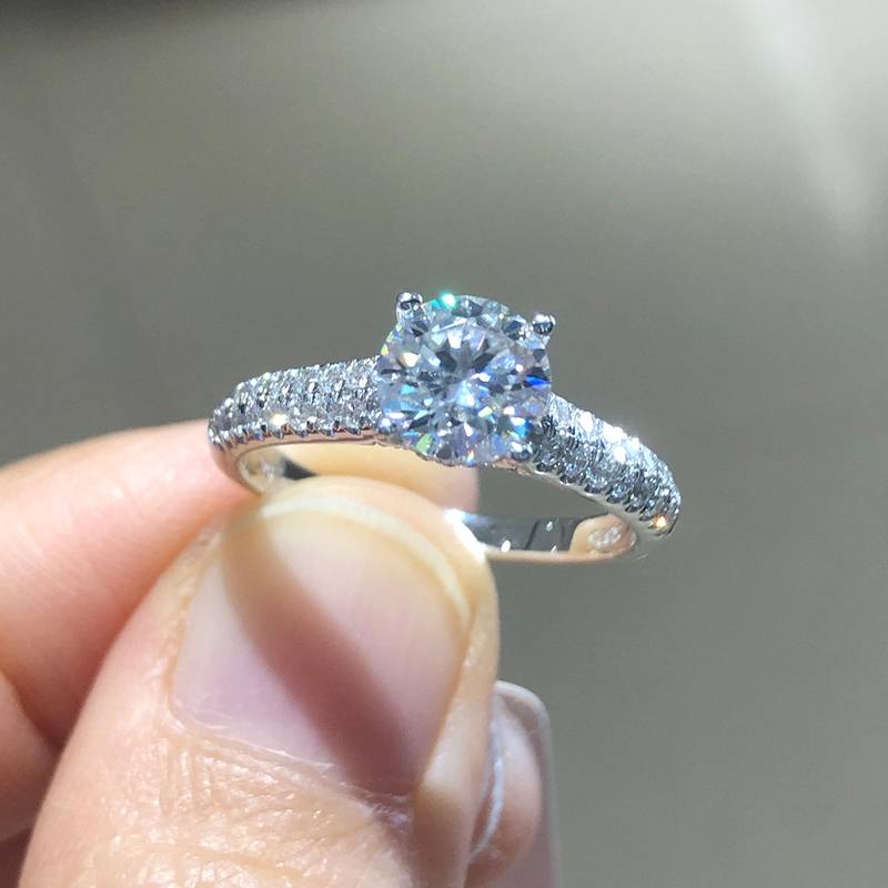 Luxury Four Claw Women's Ring S925 Silver Plated Platinum Customized Selection Main Stone Moissanite Diamond 1.0ct/Secondary Stone High Carbon Diamond